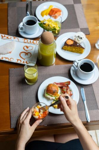 Eten bij of ergens in de buurt van de herberg

