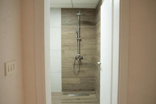 Vonios kambarys apgyvendinimo įstaigoje Iris Apartments