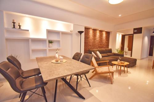 Gallery image of Potamos Superior Grey Apartment in Potamós