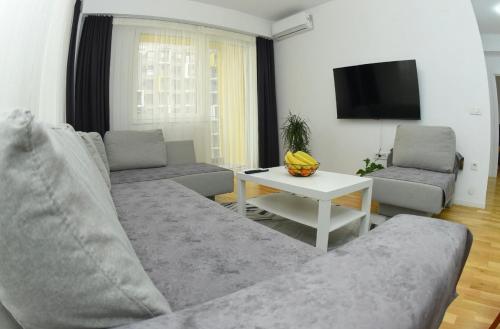 Χώρος καθιστικού στο Royal Apartment-FamilyHaven,Park,Modern and Luxury
