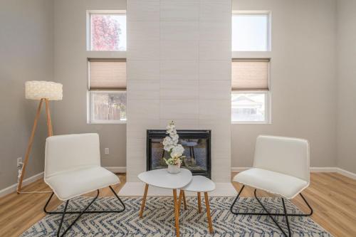 Gallery image of Designer Home conveniently located in Reno NV in Reno