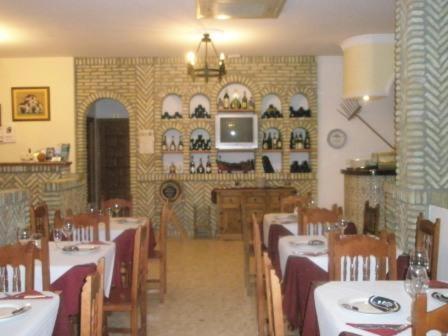 Reštaurácia alebo iné gastronomické zariadenie v ubytovaní Hostal Malia