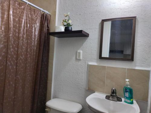 Phòng tắm tại Apartment with a shared pool in a condominium