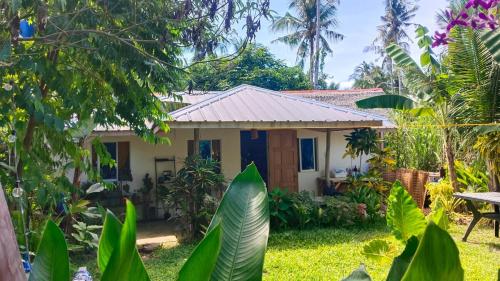 Κήπος έξω από το Calamansi Garden Tropical Home