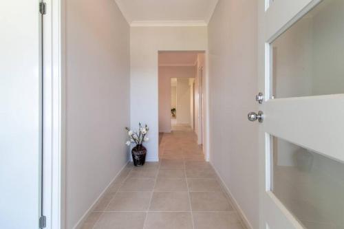 Gallery image of Everhome Clyde Home in Clyde