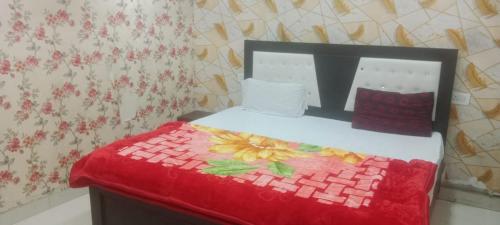 Fotografie z fotogalerie ubytování Raj Rajeswari sadan v destinaci Ayodhya