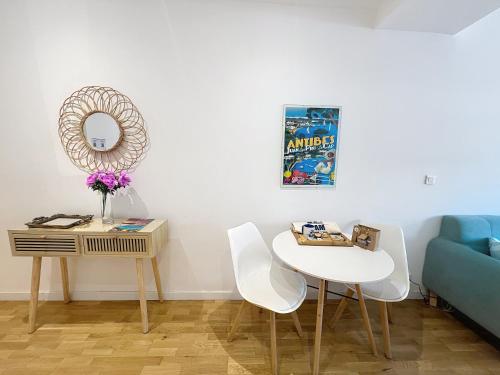 Cannes Heart of town Cozy bright warm & sunny studio by Olam Properties