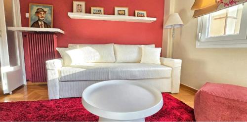 Cozy Near Acropolis by LV