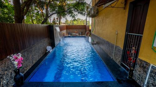 Πισίνα στο ή κοντά στο Sunbliss Villa, 3BHK Private Pool-Caretaker, WiFi