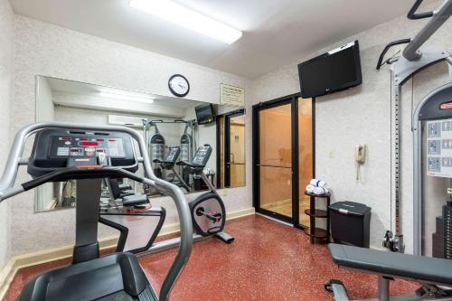 Γυμναστήριο ή/και όργανα γυμναστικής στο Quality Inn Alexandria