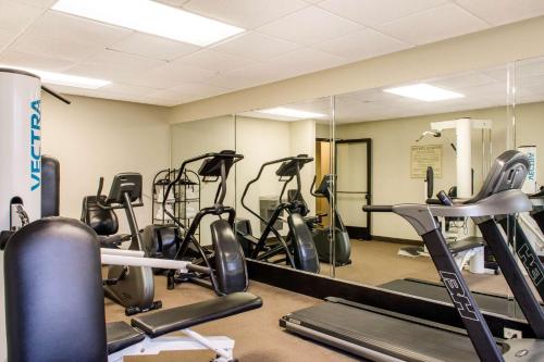 Fitness centrum a/nebo fitness zařízení v ubytování Sleep Inn & Suites