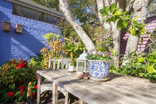 Κήπος έξω από το Stylish Studio in Heart of Annandale Village