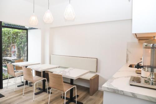Ảnh trong thư viện ảnh của Hotel Colina Inn - Escazu - Maricarmen Gutierrez ở Blairstown