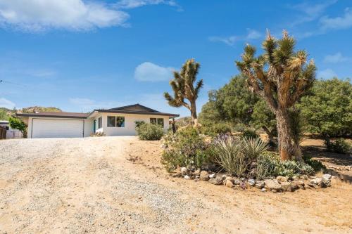 Gallery image of Casa De Los Altos By The Cohost Company in Yucca Valley