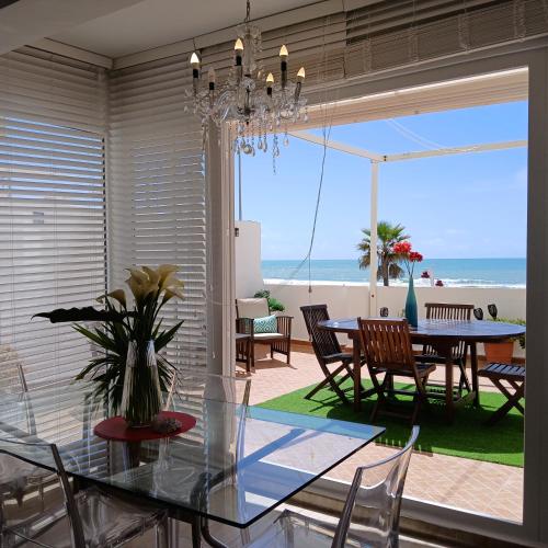 AMAZING FRONTAL BEACH APARTMENT #Traveller's Awards2023