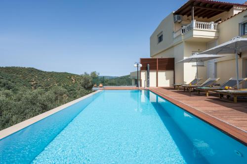 Πισίνα στο ή κοντά στο Villa Drakona
