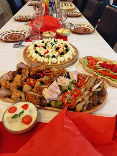 Makanan di atau berdekatan hotel