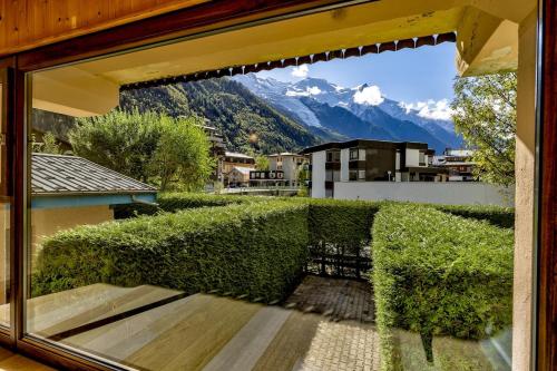 Chamonix Centre - Sophisticated 2-Bedroom Duplex