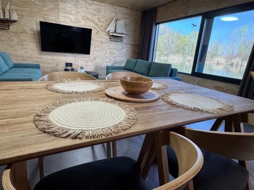 TV/trung tâm giải trí tại Sunset hausbot