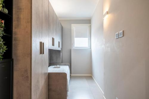 NEW - 2 Min Metro Batoni - Luxury Apt con Posto Auto