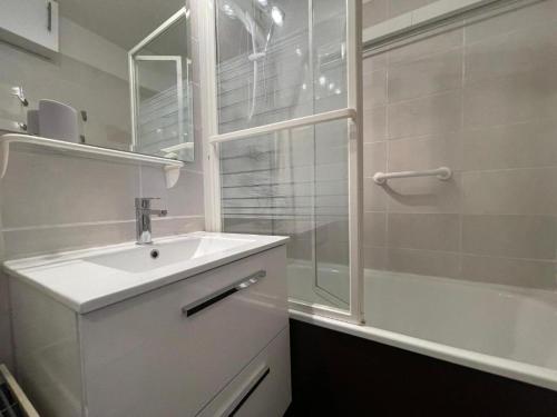 Ένα μπάνιο στο Appartement 4 personnes Samoëns 1600