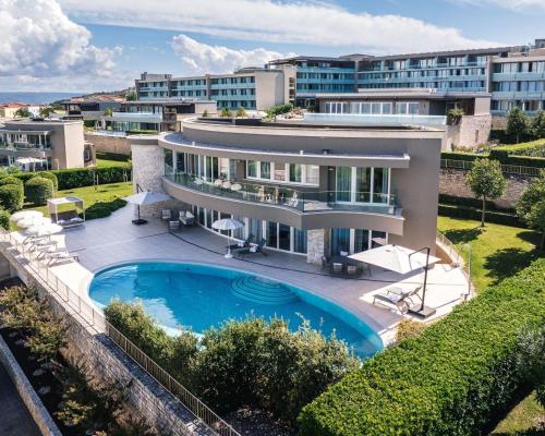 Grand Villas Adriatic situated within luxury golf & spa resort Hotel Adriatic
