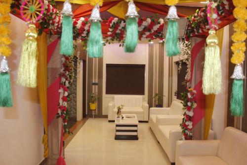Zona de estar de Pavitram Hotel & Banquet