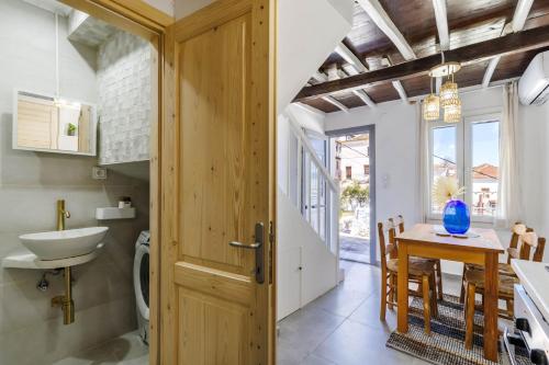 Avra Home - Island Living in Skopelos Town