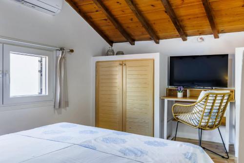Avra Home - Island Living in Skopelos Town