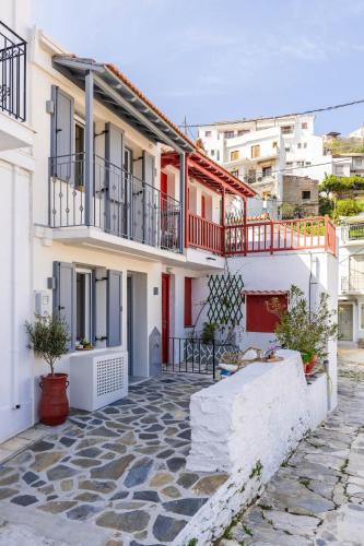 Avra Home - Island Living in Skopelos Town