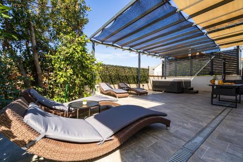 Dolores Apartment with Terrace & Jacuzzi