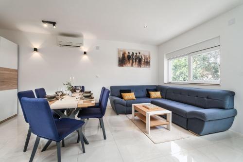 Dolores Apartment with Terrace & Jacuzzi