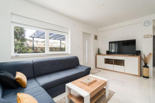 Dolores Apartment with Terrace & Jacuzzi