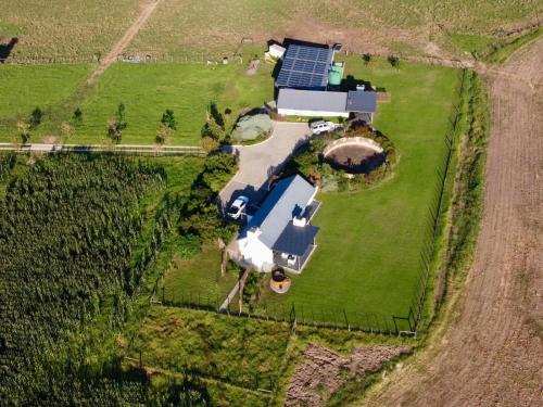 una vista aérea de una casa con solárium en Kiekiebos, en Wilderness