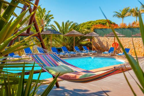 Villa California - Piscina aquecível e BBQ na Corcovada, Albufeira