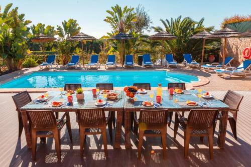 Villa California - Piscina aquecível e BBQ na Corcovada, Albufeira