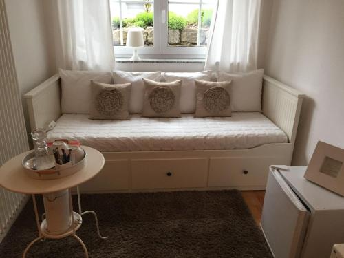 Postel nebo postele na pokoji v ubytování Privatzimmer Kippenhausen