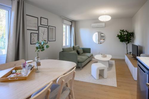 OIQIA • Clarisse • Pastel