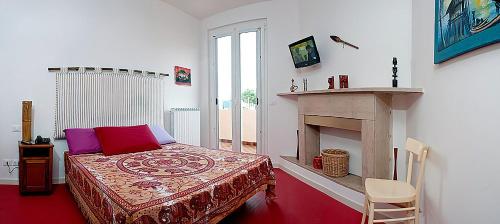 Postel nebo postele na pokoji v ubytování BluBed Campagna - Matrimoniale Bagno Cucina e Balcone