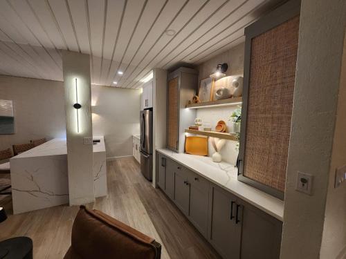 Una cocina o zona de cocina en Elevate USVI Completely remodelled 2025!