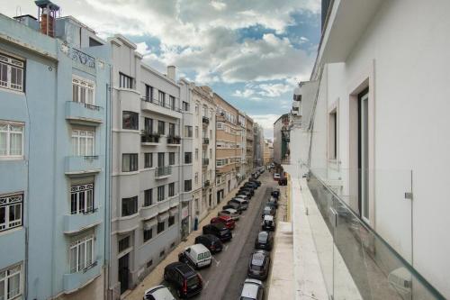 Vibrant Central Studio, By Home Match