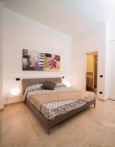 Gambar di galeri bagi New Lake View apartment in Historic Palace di Verbania