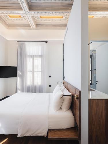 Bouquet Luxury Rooms Walk to Beach & Chania Old Town