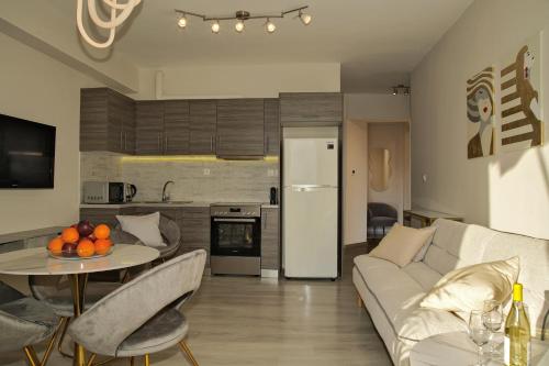 Kuchyň nebo kuchyňský kout v ubytování Sunset Haven Piraeus