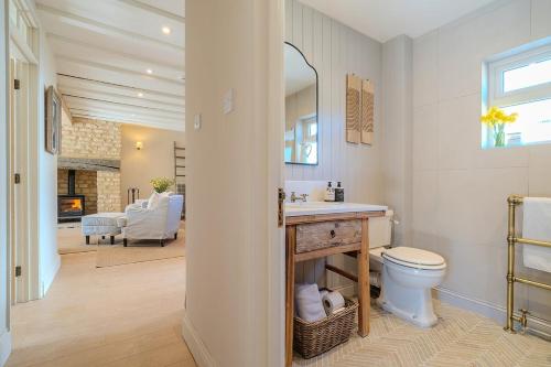 Koupelna v ubytování Bloom Cottage - Cotswolds escape