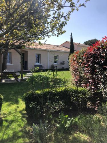 Zahrada ubytování Chambre d'Hôtes Les Bacquerins