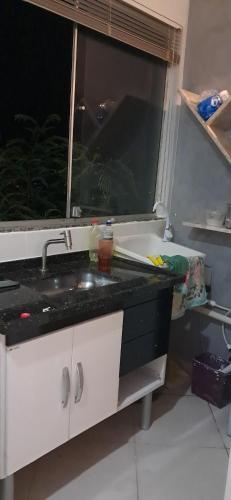 Kuchyň nebo kuchyňský kout v ubytování Apartamento estudio