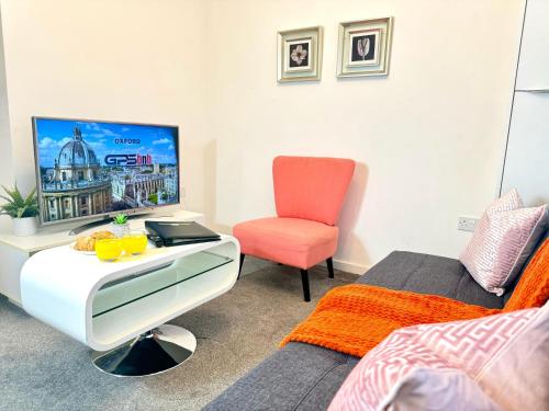 Foto Walnut Flats-F5, Stylish 1-Bedroom - Parking, Netflix, WIFI - Close to Oxford, Bicester & Blenheim Palace 5