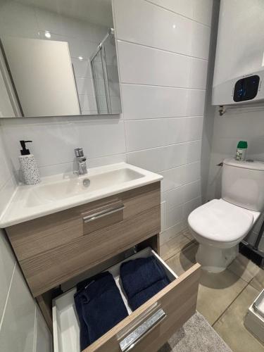 Modern Studio Near Velodrome Stadium Great Location