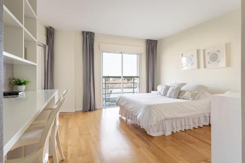 Cidadela Deluxe 2BR with Pool and Sea View